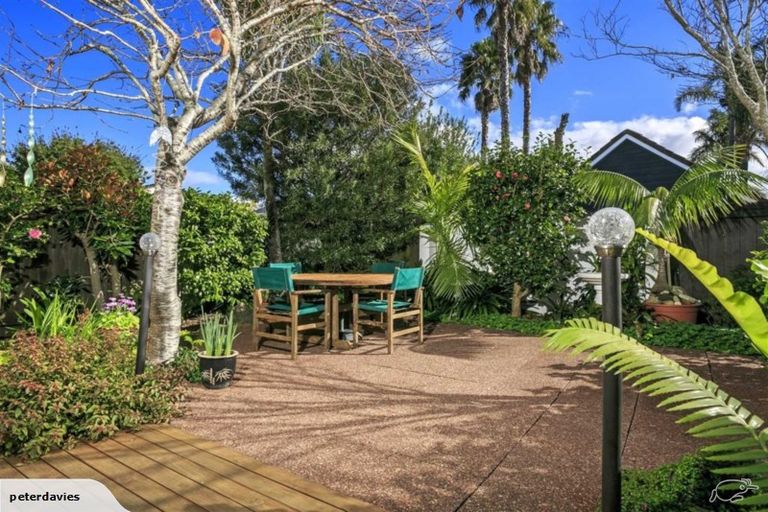 Photo of property in 2/4 Frater Avenue, Milford, Auckland, 0620