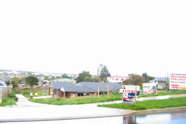 Photo of property in 56 Saralee Drive, Manurewa, Auckland, 2105