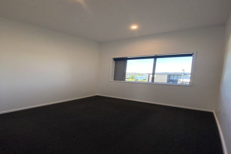 Photo of property in 5 Gunn Way, Hobsonville, Auckland, 0616