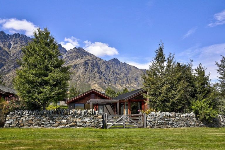 Photo of property in 6 Reading Court, Jacks Point, Queenstown, 9371