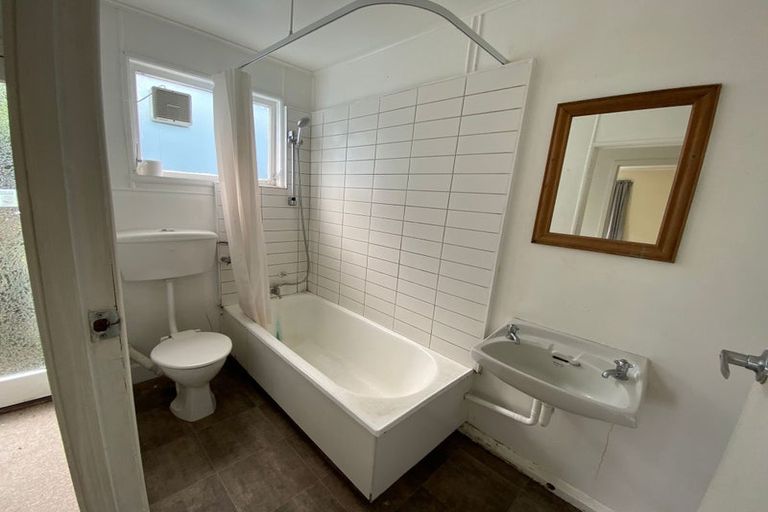 Photo of property in 22 Rochester Street, Wilton, Wellington, 6012