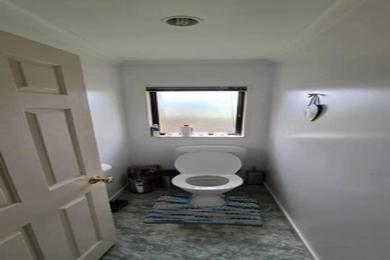 Photo of property in 33a Schnapper Rock Road, Greenhithe, Auckland, 0632