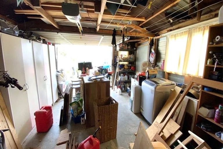 Photo of property in 13 Benygloe Place, Highland Park, Auckland, 2010