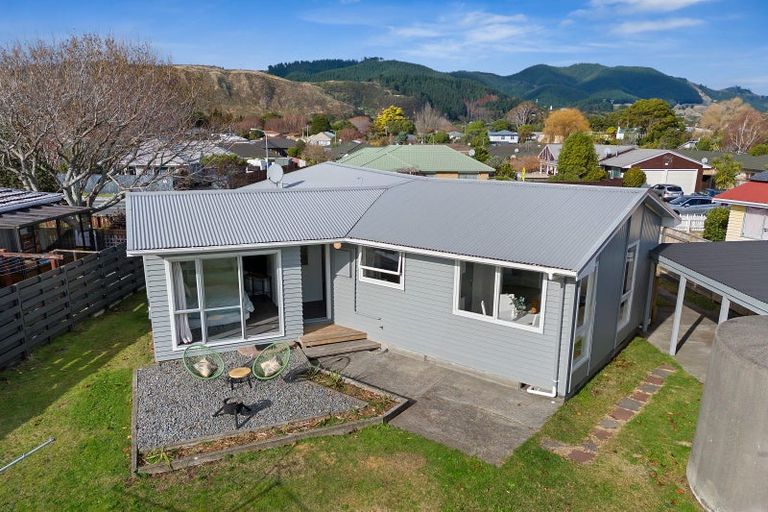Photo of property in 47 Arawhata Road, Paraparaumu, 5032
