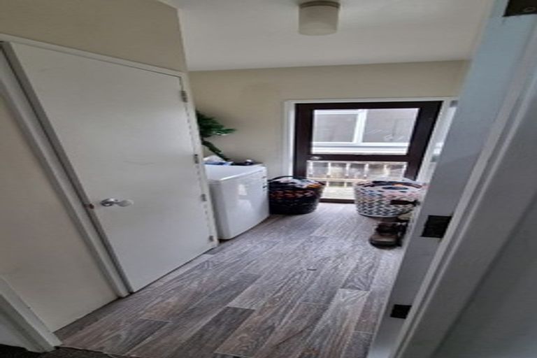 Photo of property in 3 Robertson Road, Favona, Auckland, 2024