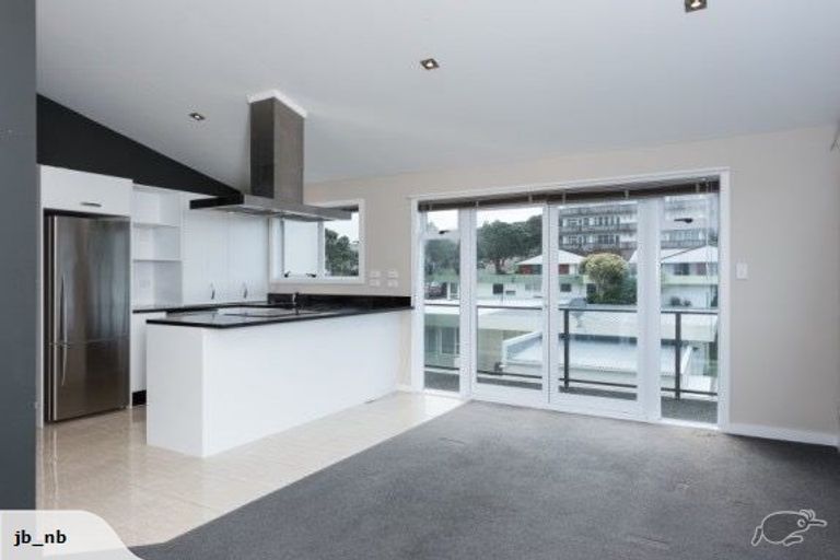 Photo of property in 8/21 Duchess Place, Maupuia, Wellington, 6022