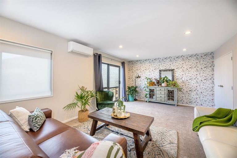 Photo of property in 7 Kahika Grove, Huapai, Kumeu, 0810