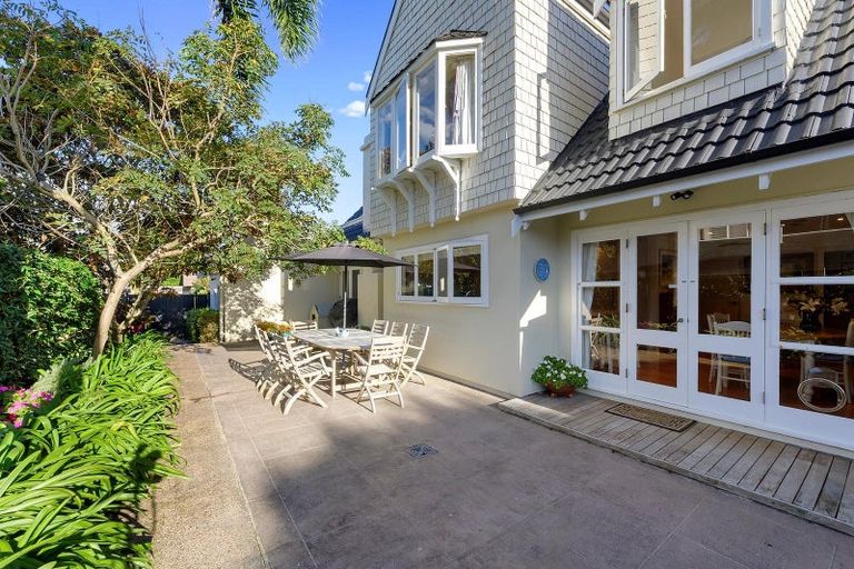 Photo of property in 12 Cecil Road, Milford, Auckland, 0620
