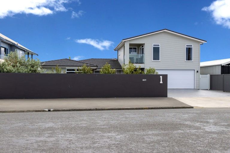 Photo of property in 1 Alfred Street, Westshore, Napier, 4110