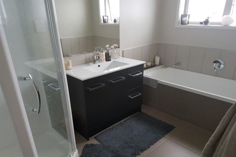 Photo of property in 20 Northbrook Close, Greenhithe, Auckland, 0632