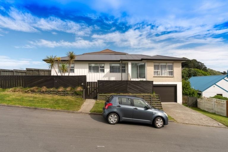 Photo of property in 1 Twomey Grove, Houghton Bay, Wellington, 6023