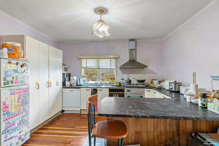 Photo of property in 5 Margan Avenue, New Lynn, Auckland, 0600