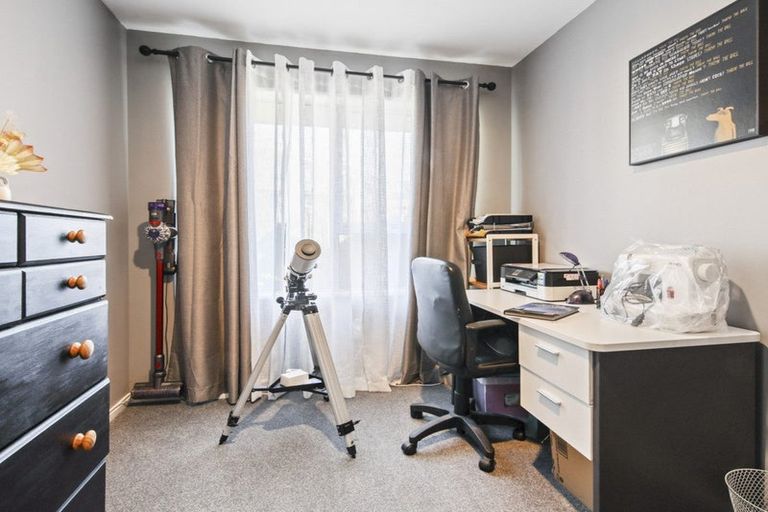 Photo of property in 2/140 Hay Street, Bromley, Christchurch, 8062