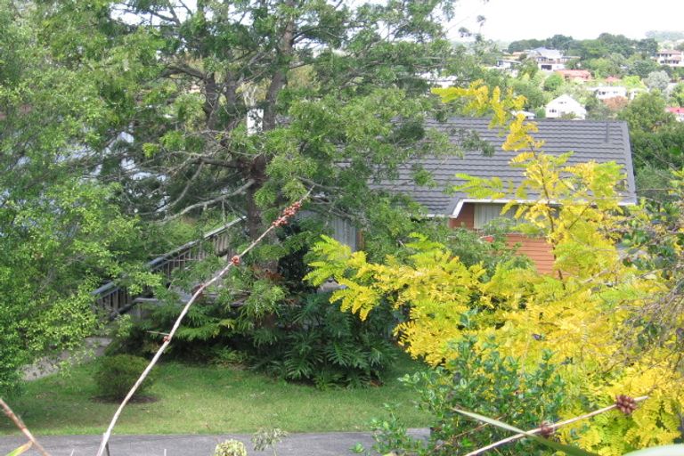 Photo of property in 4 Jellicoe Road, Murrays Bay, Auckland, 0630