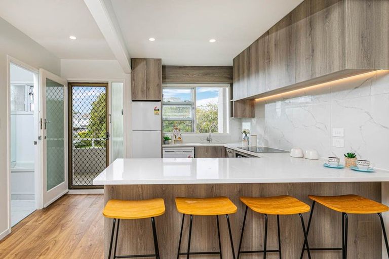 Photo of property in 3/28 Evelyn Place, Hillcrest, Auckland, 0627