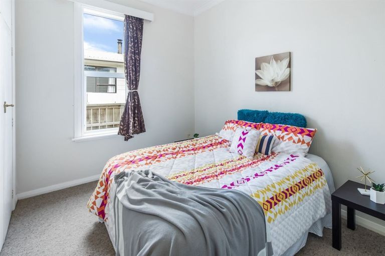 Photo of property in 6 Tarawera Road, Johnsonville, Wellington, 6037