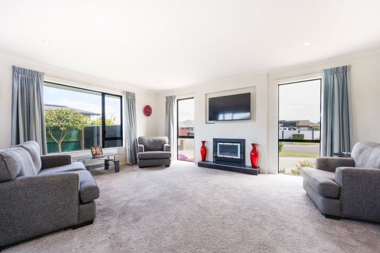 Photo of property in 54 Rosalie Terrace, Kelvin Grove, Palmerston North, 4414