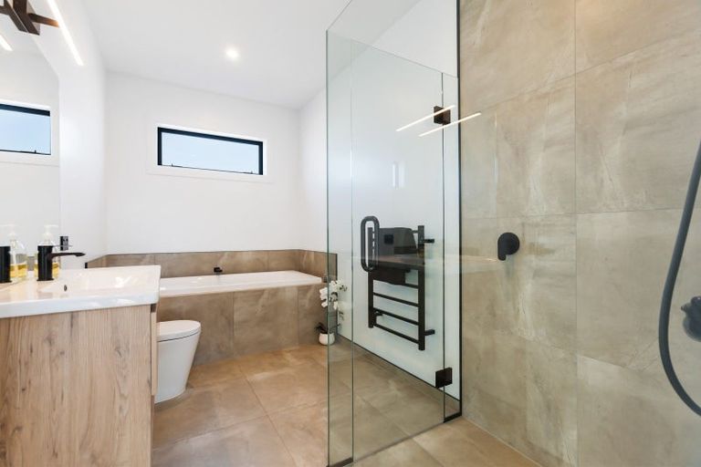 Photo of property in 13 Teal Place, Lake Hawea, Wanaka, 9382