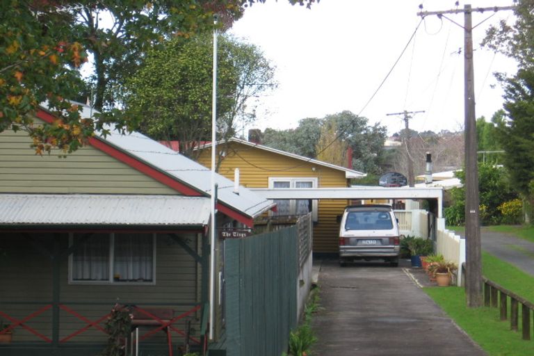 Photo of property in 1/15 Tahi Terrace, Glen Eden, Auckland, 0602