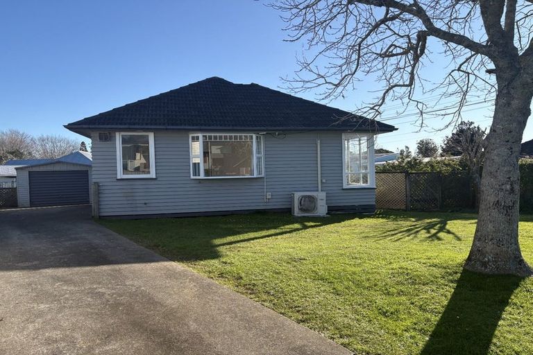 Photo of property in 15 Budleigh Street, Frankleigh Park, New Plymouth, 4310