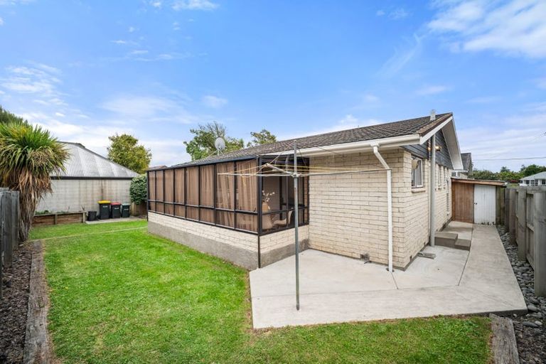 Photo of property in 2/32 Prestons Road, Redwood, Christchurch, 8051
