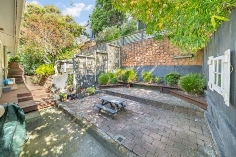 Photo of property in 121 Wainuiomata Road, Wainuiomata, Lower Hutt, 5014