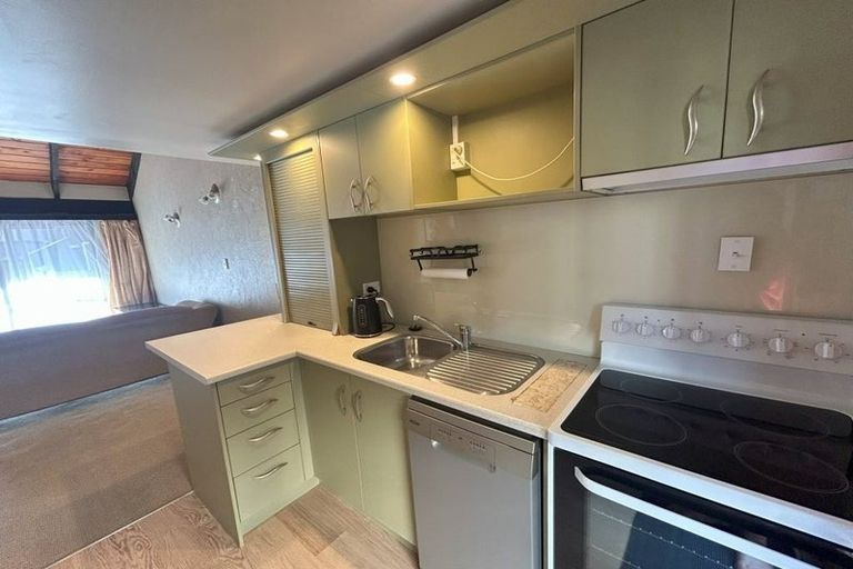 Photo of property in 2/68 Maunganui Road, Mount Maunganui, 3116