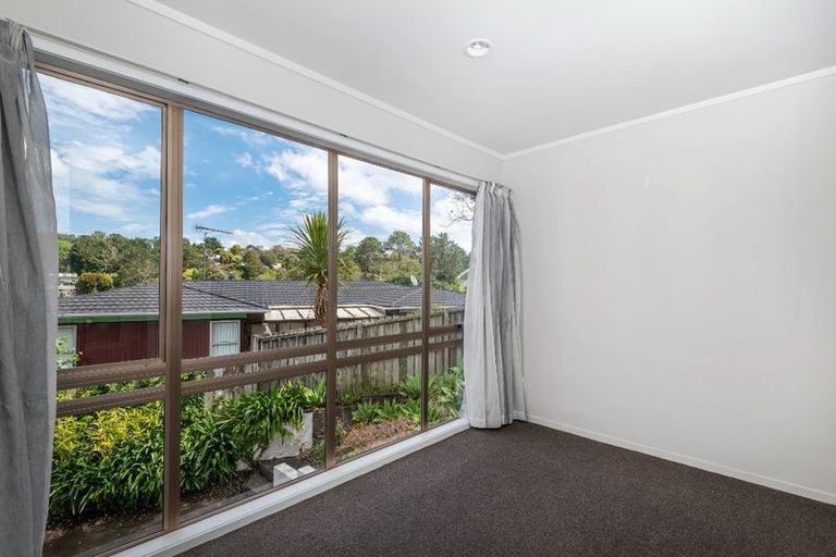 Photo of property in 2/98 Mountbatten Avenue, Hillcrest, Auckland, 0627