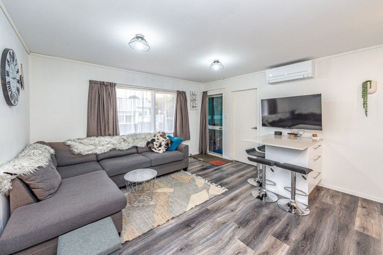 Photo of property in 51 Hussey Street, Waverley, 4510