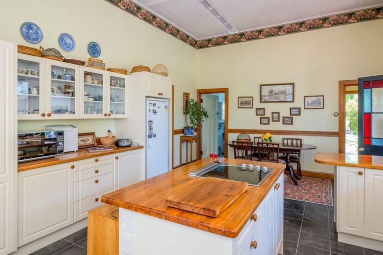 Photo of property in 209 Tiro Tiro Road, Levin, 5510