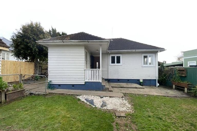 Photo of property in 23 Cleek Road, Mangere East, Auckland, 2024