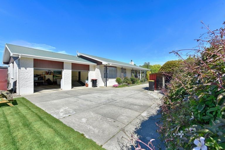 Photo of property in 125 Seaward Road, Edendale, 9825
