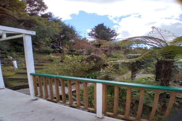 Photo of property in 92 Wyndham Road, Pinehaven, Upper Hutt, 5019