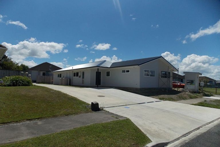 Photo of property in 19 Clyde Crescent, Roslyn, Palmerston North, 4414