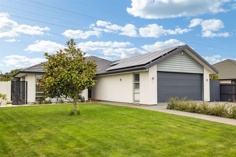 Photo of property in 14 Sweet Waters Place, Woolston, Christchurch, 8023
