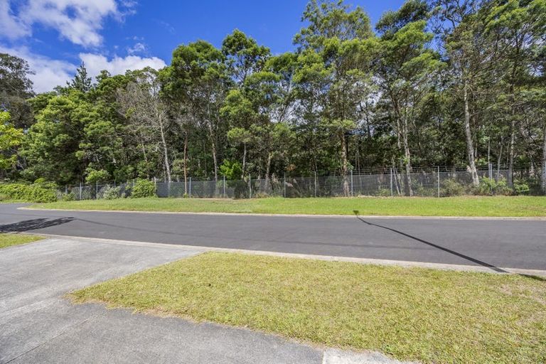 Photo of property in 91 Nobilo Road, Kumeu, 0810