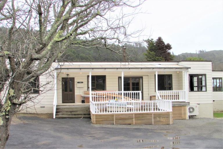 Photo of property in 414 Stokes Valley Road, Stokes Valley, Lower Hutt, 5019