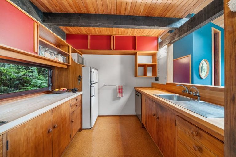 Photo of property in 99 Elmslie Road, Pinehaven, Upper Hutt, 5019