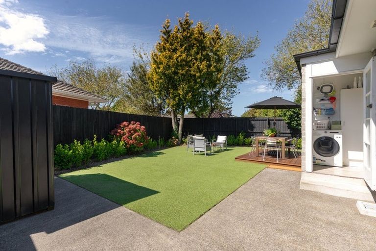 Photo of property in 1/4 Wadeley Road, Ilam, Christchurch, 8041