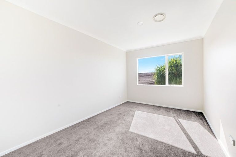 Photo of property in 2 Dunaff Place, Flat Bush, Auckland, 2019