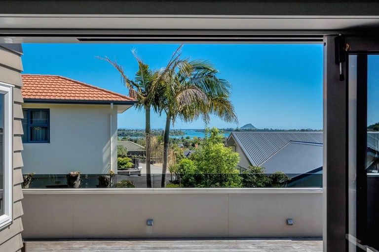 Photo of property in 37 Oteki Park Drive, Welcome Bay, Tauranga, 3112