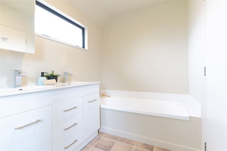 Photo of property in 1b Trist Place, Edgeware, Christchurch, 8013