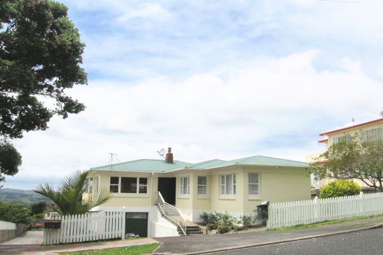 Photo of property in 70 Anzac Road, Pukekohe, 2120