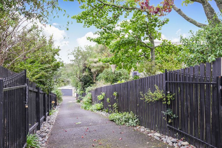Photo of property in 5 Autumn Avenue, Glen Eden, Auckland, 0602