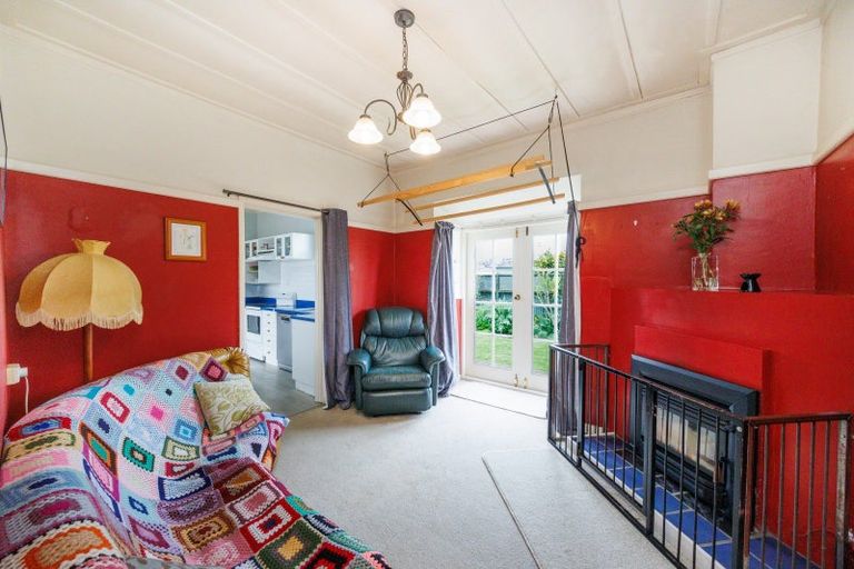 Photo of property in 27 Brightwater Terrace, Terrace End, Palmerston North, 4410