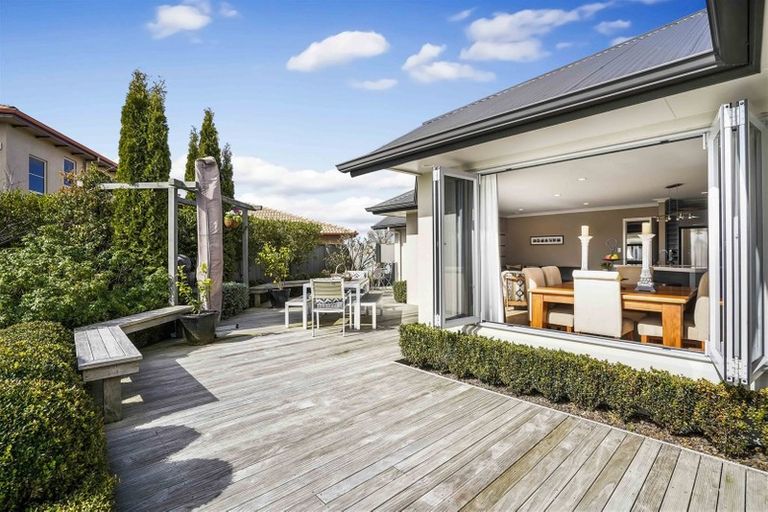 Photo of property in 2 Gibbston Close, Huntington, Hamilton, 3210