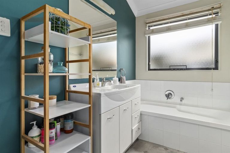 Photo of property in 19 Lisa Place, Brookfield, Tauranga, 3110