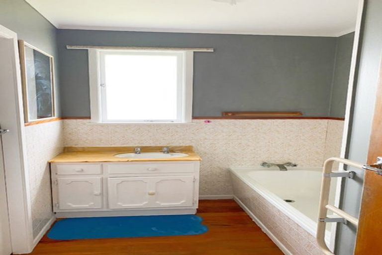 Photo of property in 28 Regent Street, Silverdale, Hamilton, 3216