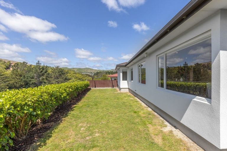 Photo of property in 47 Te Puia Drive, Aotea, Porirua, 5024
