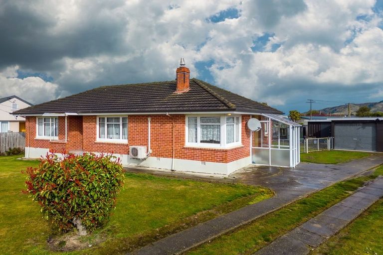 Photo of property in 12 Rugby Street, Waimate, 7924